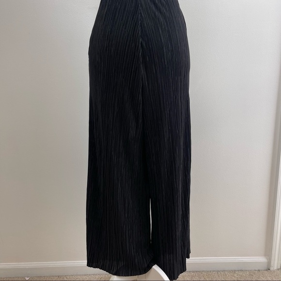𝅺H&M Divided Pleated Jumpsuit Ruffle Halter Women’s Size 4 Wide Leg - Picture 9 of 10